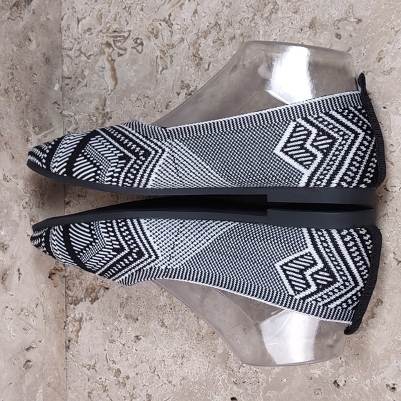 Point Toe Knit Ballet Flats - Picture 5 of 8